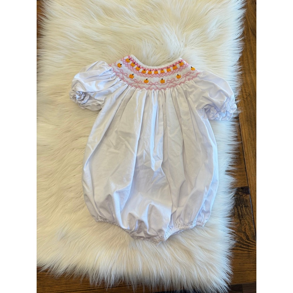 Southern‎ Smocks Classic white bubble with pumpkin and bow smocking size 2t EUC